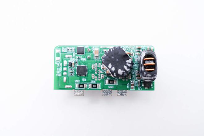 配备2C1A快充接口麦多多四合一70W氮化镓快充插座拆解(图24)