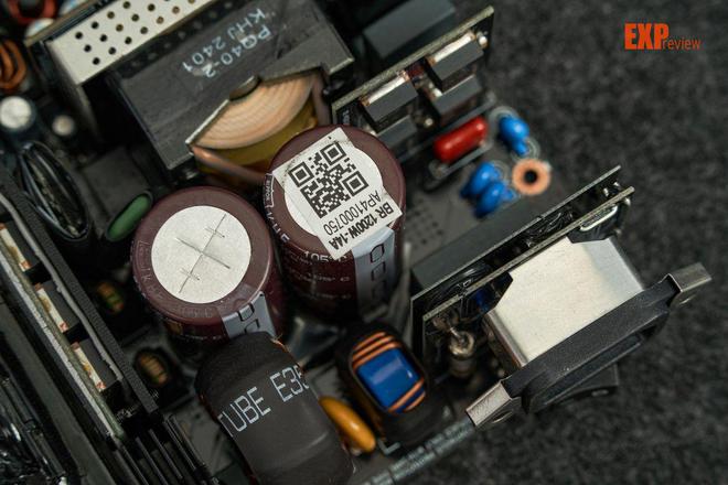安耐美PlatiGemini1200W评测：全球首款ATX31＆12VO双模电源(图10)