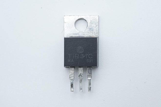 新能源汽车充电设备设计典范吉利2kW便携式直流充电机拆解(图9)