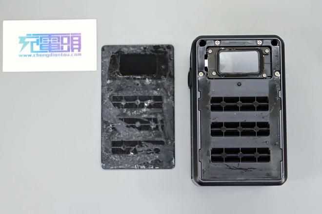 支持PD31140W双向快充斯莫格VB212迷你V口电池拆解(图6)