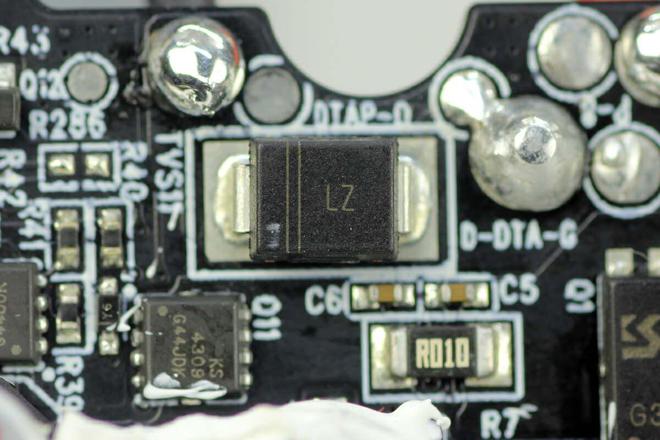 支持PD31140W双向快充斯莫格VB212迷你V口电池拆解(图29)
