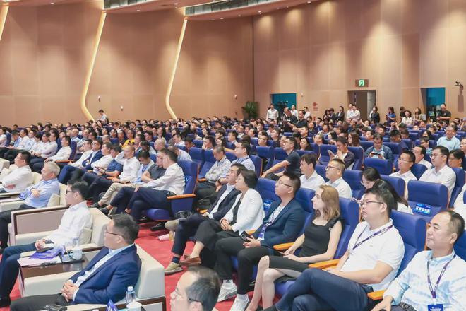 ST、阳光电源等头部玩家齐聚IPF2024碳化硅行业千人盛会圆满落幕(图2)