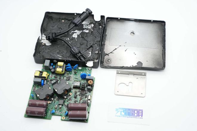 小功率太阳能电池逆变首选九款微型太阳能逆变器拆解汇总(图4)