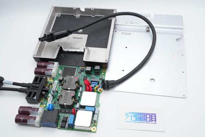 小功率太阳能电池逆变首选九款微型太阳能逆变器拆解汇总(图12)