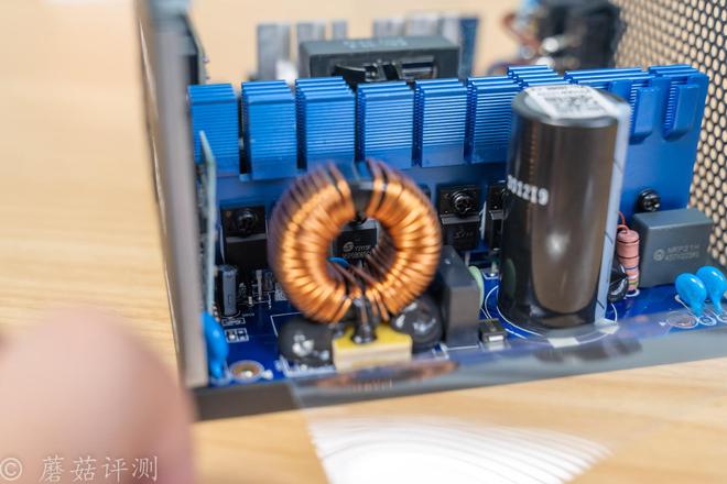 做工精致用料靠谱性价比高安耐美金竞蝠GM850W金牌全模组电源(图18)