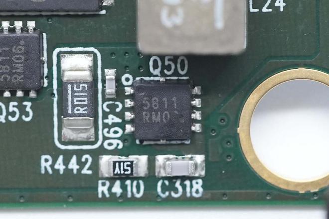 特斯拉出品！ModelSX车载无线充电器拆解(图13)