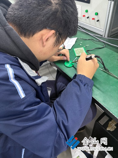 点亮电工之光开启实训之旅(图3)