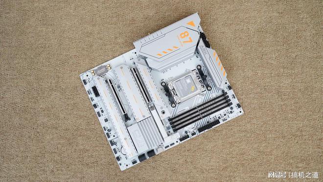 全电竞配置助力9950X3D飞七彩虹CVNX870方舟体验分享(图2)