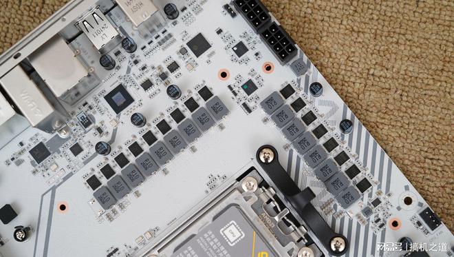 全电竞配置助力9950X3D飞七彩虹CVNX870方舟体验分享(图4)