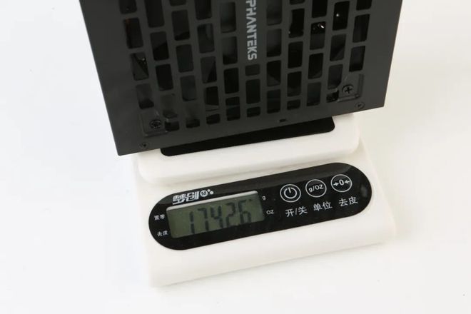 ATX31规范、80PLUS铜牌认证、直出式设计——体验追风者AMPBH750电源(图3)