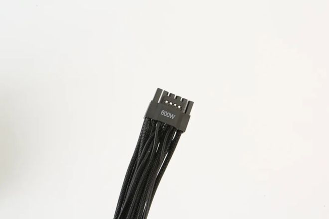 ATX31规范、80PLUS铜牌认证、直出式设计——体验追风者AMPBH750电源(图8)