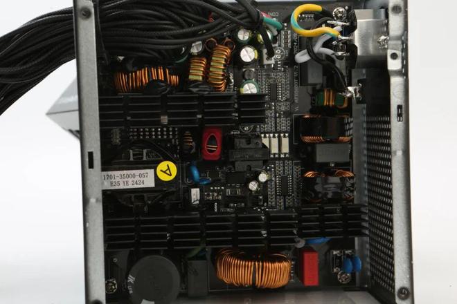 ATX31规范、80PLUS铜牌认证、直出式设计——体验追风者AMPBH750电源(图10)