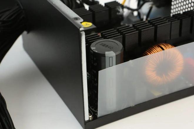 ATX31规范、80PLUS铜牌认证、直出式设计——体验追风者AMPBH750电源(图14)