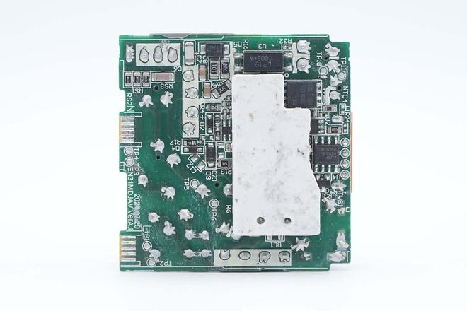 内部模块灌胶均热荣耀X70原装80W超级快充充电器拆解(图2)