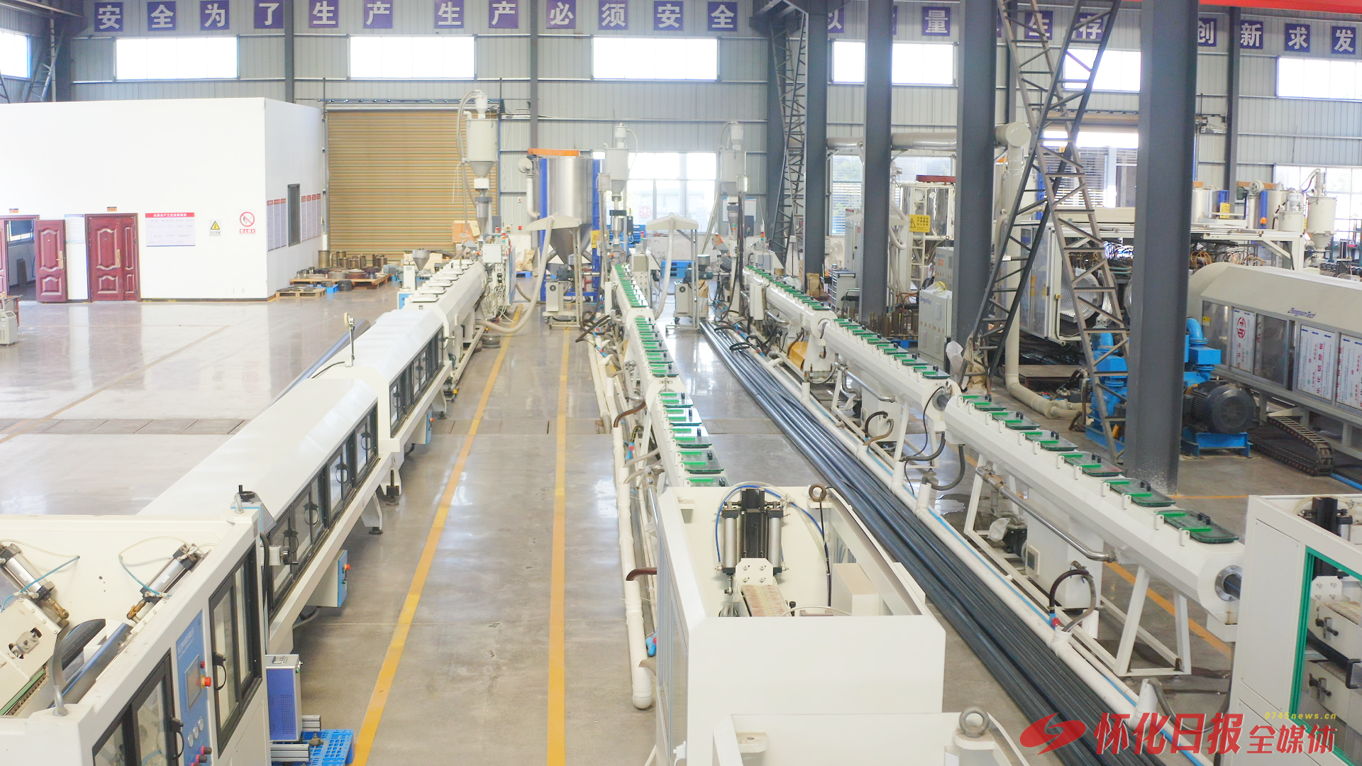 追“光”逐“电”向“新”行——芷江电子信息产业异军突起的背后(图4)