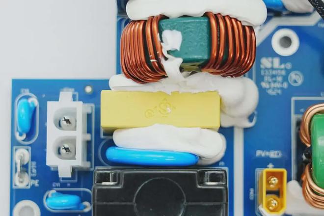 从多款户外电源拆解看松田电容的市场竞争力(图4)