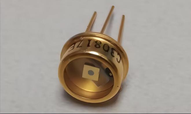 雪崩二极管:电路世界的电压调节卫士(图4)