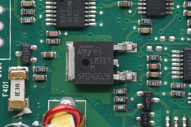 PFC+正激架构设计艾默生1725W开关电源模块拆解(图9)