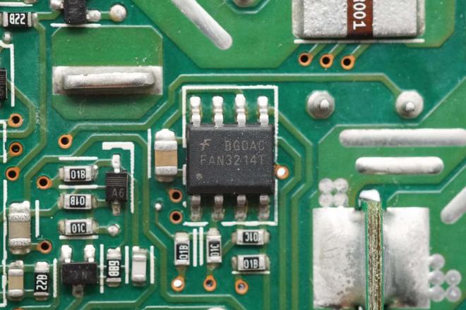 交错PFC+LLC架构设计台达400W开关电源拆解(图12)