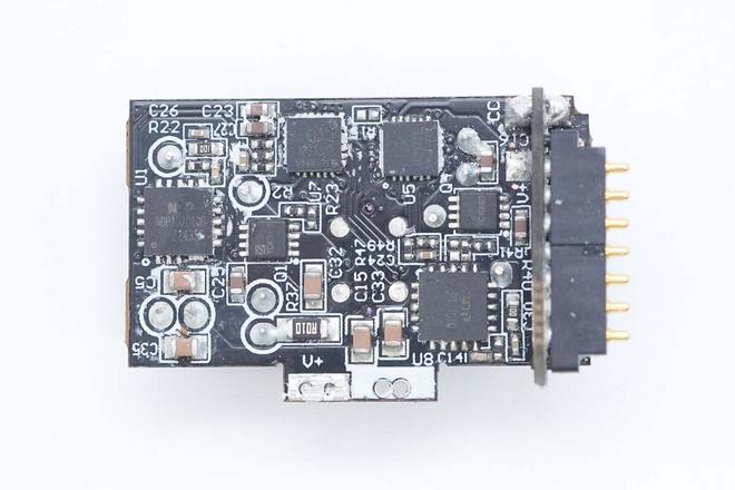 你的下一款充电器甚至化身硬盘盒！玲珑坞67W多合一快充拆解(图4)