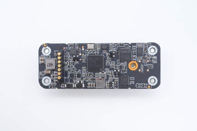 你的下一款充电器甚至化身硬盘盒！玲珑坞67W多合一快充拆解(图6)