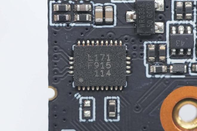 你的下一款充电器甚至化身硬盘盒！玲珑坞67W多合一快充拆解(图14)