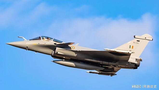 印军参谋长:虽有8万吨航母下水但中国依然落后印度数十年(图11)