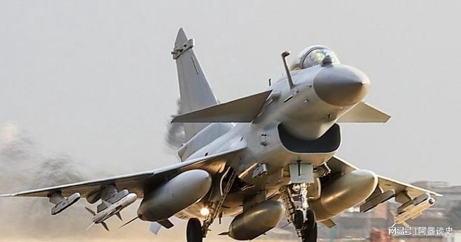 印军参谋长:虽有8万吨航母下水但中国依然落后印度数十年(图7)