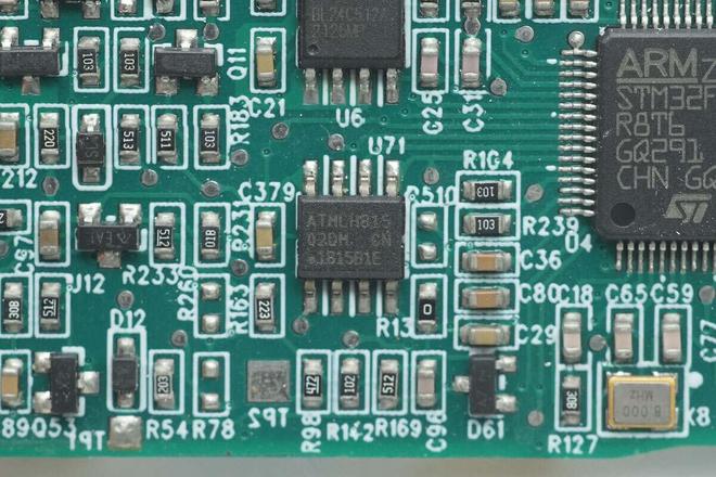 设计主动散热风扇高斯宝电气1300W直流服务器电源拆解(图9)