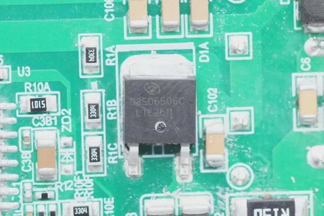 手机PD快充到笔电适配器多家知名品牌碳化硅二极管拆解案例解析(图5)