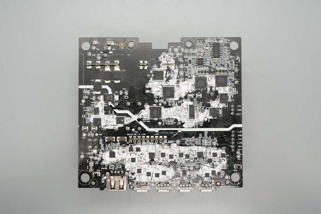 配302寸智能巨屏正浩RAPIDPro320W氮化镓桌面超充站拆解(图1)