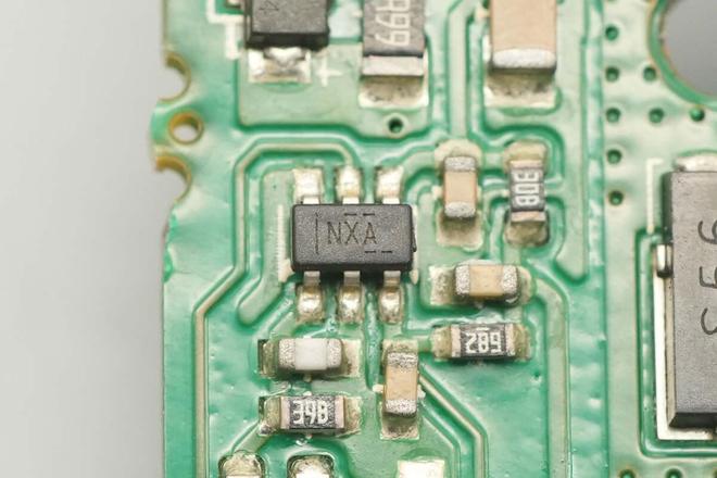 PFC+移相全桥架构设计光宝1600W白金牌碳化硅服务器电源拆解(图8)