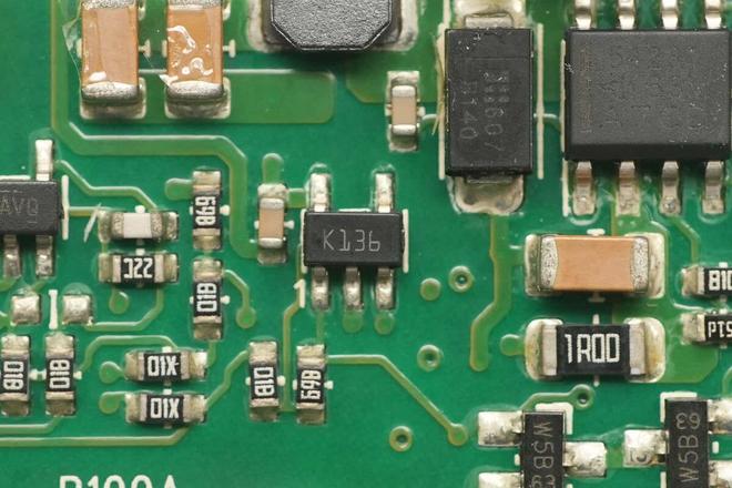 PFC+移相全桥架构设计光宝1600W白金牌碳化硅服务器电源拆解(图13)