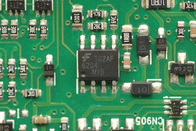 PFC+移相全桥架构设计光宝1600W白金牌碳化硅服务器电源拆解(图16)