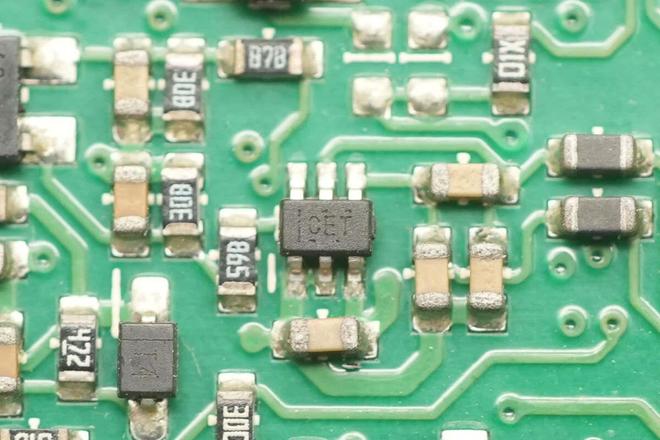 PFC+移相全桥架构设计光宝1600W白金牌碳化硅服务器电源拆解(图23)