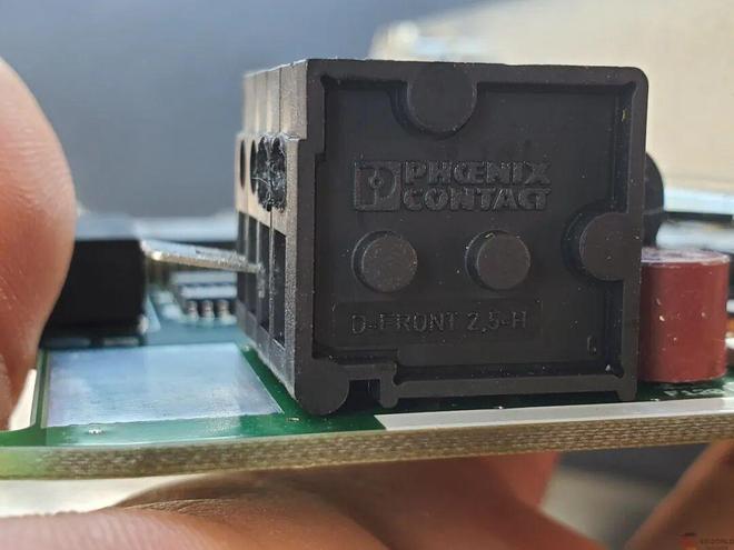 拆解“上帝的左手”西门子ET200M:看上帝如何使用芯片控制其他设备(图4)