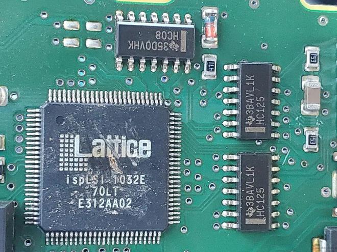 拆解“上帝的左手”西门子ET200M:看上帝如何使用芯片控制其他设备(图3)