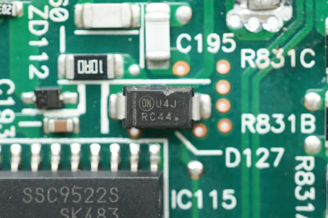 PFC+LLC+同步整流架构设计台达550W碳化硅服务器电源拆解(图5)