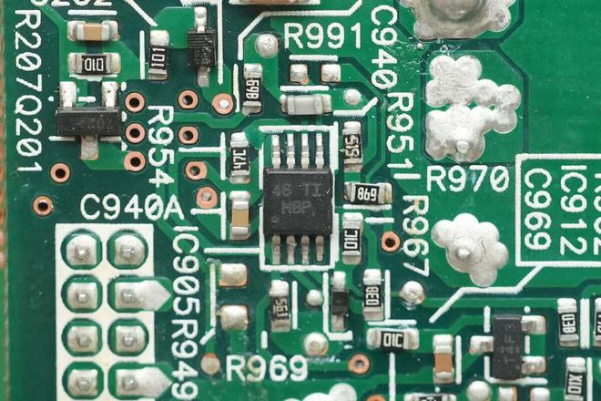 PFC+LLC+同步整流架构设计台达550W碳化硅服务器电源拆解(图6)