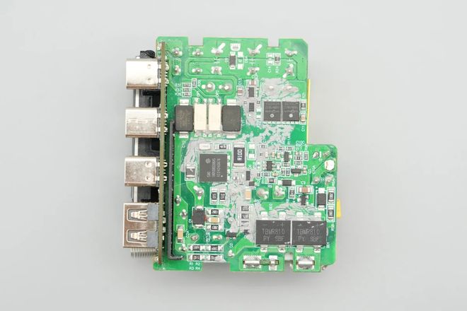 瑞萨推出碳化硅快充参考设计极致性价比支持140W大功率！(图2)