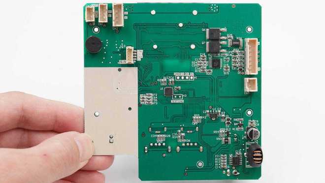 应对突发情况还能照明充电迈瑟伦多功能应急启动电源拆解