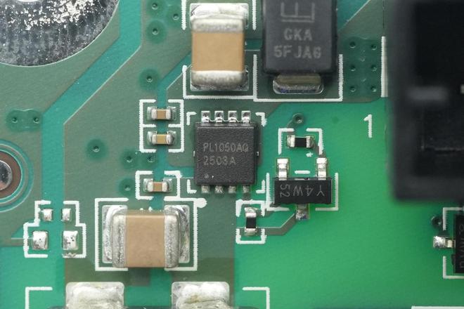 智己汽车前装50W无线充电模块做得如何？拆解给车主们看看(图3)