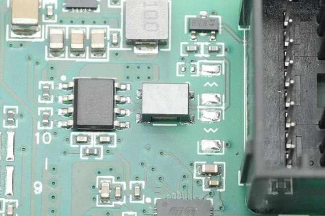 智己汽车前装50W无线充电模块做得如何？拆解给车主们看看(图8)