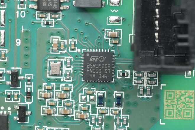 智己汽车前装50W无线充电模块做得如何？拆解给车主们看看(图5)