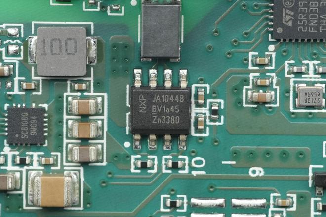 智己汽车前装50W无线充电模块做得如何？拆解给车主们看看(图7)