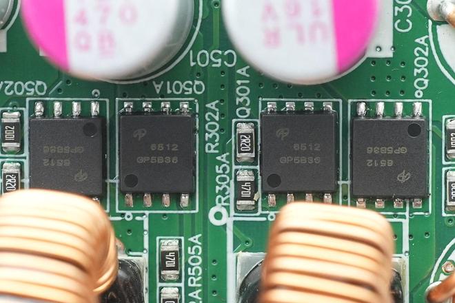 应用碳化硅器件航嘉2000W全模组PC电源拆解(图14)