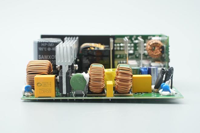 应用碳化硅器件航嘉2000W全模组PC电源拆解(图5)