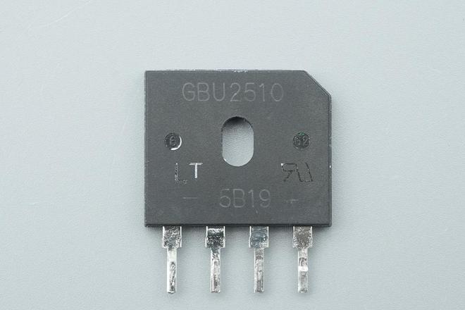 应用碳化硅器件航嘉2000W全模组PC电源拆解(图6)