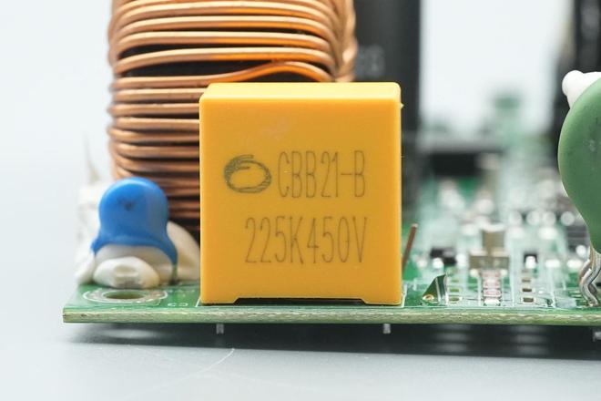 应用碳化硅器件航嘉2000W全模组PC电源拆解(图8)