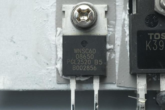 应用碳化硅器件航嘉2000W全模组PC电源拆解(图11)